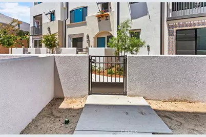 149 Bridle Drive, Burbank, CA 91506 - Photo 3