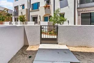 149 Bridle Dr, Burbank, CA 91506 - Photo 3