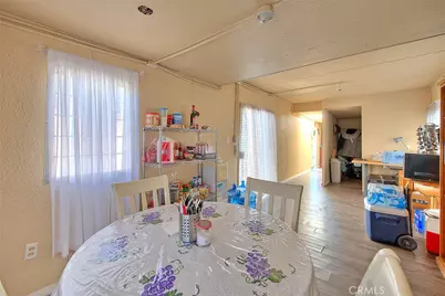 11525 Cactus Road, Phelan, CA 92371 - Photo 13