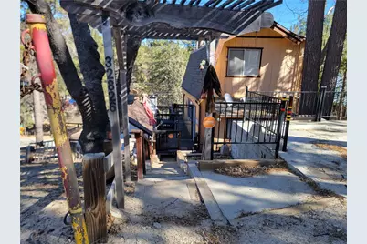 32826 Truman Lane, Running Springs, CA 92382 - Photo 3