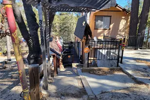 32826 Truman Ln, Running Springs, CA 92382 - Photo 3