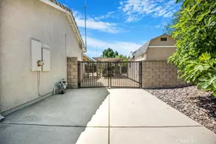 19247 Mountain Shadow Ln, Perris, CA 92570 - Photo 9