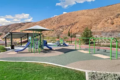 8004 Sorrento Way, Highland, CA 92346 - Photo 33