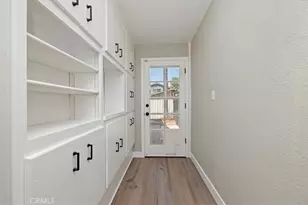 2111 Elsinore Rd, Riverside, CA 92506 - Photo 29