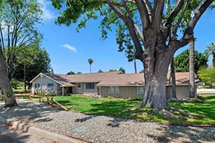 2111 Elsinore Rd, Riverside, CA 92506 - Photo 9