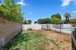 2111 Elsinore Rd, Riverside, CA 92506 - Photo 41