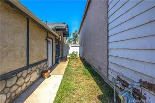 11820 Rustic Pl, Fontana, CA 92337 - Photo 21