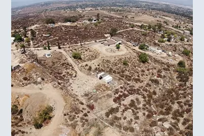 20320 Roads End Drive, Perris, CA 92570 - Photo 19