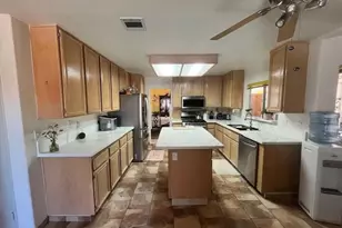 16960 Tusk Ct, Victorville, CA 92394 - Photo 3