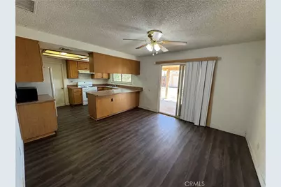 21815 Klickitat Avenue, Apple Valley, CA 92307 - Photo 13