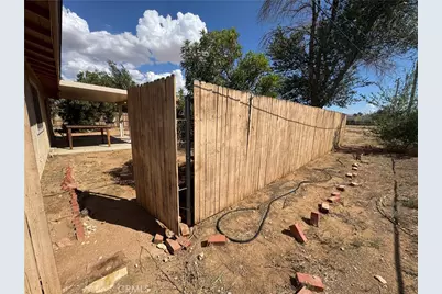 21815 Klickitat Avenue, Apple Valley, CA 92307 - Photo 31