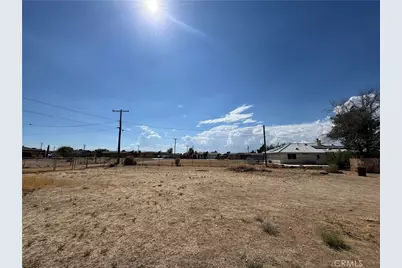 21815 Klickitat Avenue, Apple Valley, CA 92307 - Photo 35