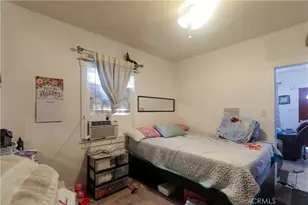 212 E Adams St, Santa Ana, CA 92707 - Photo 11