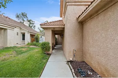 23046 Joaquin Ridge Drive, Murrieta, CA 92562 - Photo 3