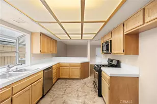 23046 Joaquin Ridge Dr, Murrieta, CA 92562 - Photo 11