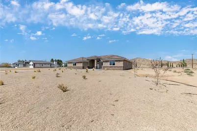 14490 Savannah Court, Apple Valley, CA 92307 - Photo 37