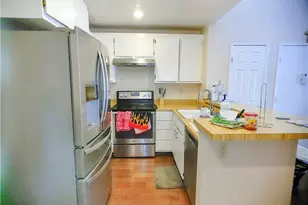 25011 Peachland Ave, Newhall, CA 91321 - Photo 5