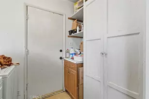 10022 Burnet Ave, Mission Hills (San Fernando), CA 91345 - Photo 13