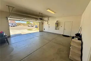 9247 Barnwood, Hesperia, CA 92344 - Photo 33