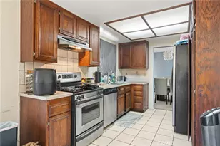 11557 Oakwood, Fontana, CA 92337 - Photo 9