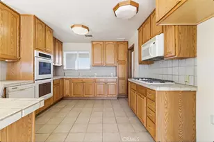 6895 Coyote Rd, Phelan, CA 92371 - Photo 11