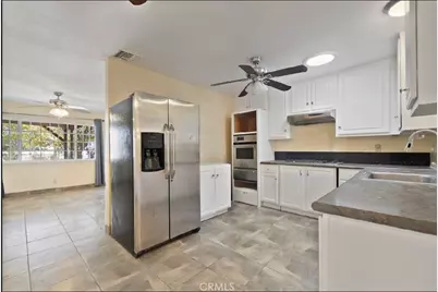 11020 Viento Place, Apple Valley, CA 92308 - Photo 13