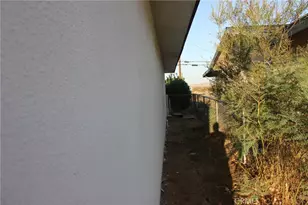 35764 Frontier Ave, Yermo, CA 92398 - Photo 5
