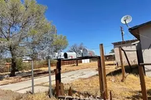 200 W Upjohn, Ridgecrest, CA 93555 - Photo 3