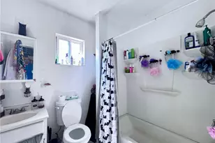 7011 7011 Bonsallo, Los Angeles, CA 90044 - Photo 25