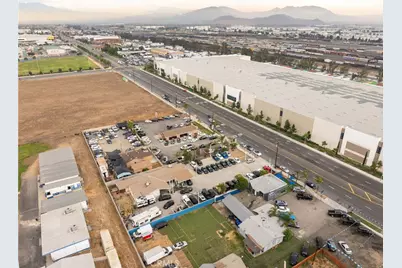 838 W Valley Boulevard, Bloomington, CA 92316 - Photo 37