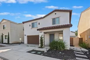 32894 Crown Point Ln, Lake Elsinore, CA 92530 - Photo 3