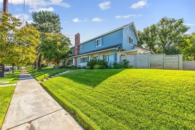 1562 E Citrus Avenue, Redlands, CA 92374 - Photo 3