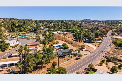 16672 Mockingbird Canyon Road, Riverside, CA 92504 - Photo 31