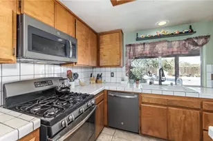 11090 Pinon, Hesperia, CA 92345 - Photo 15