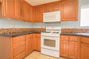 12176 Stonegate, Victorville, CA 92392 - Photo 19