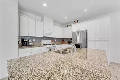 24246 Hazelnut, Murrieta, CA 92562 - Photo 7