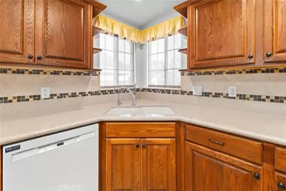 140 W Pioneer #100, Redlands, CA 92374 - Photo 17