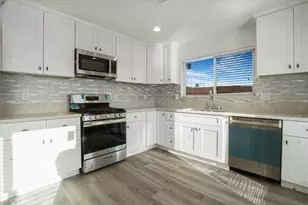 16105 Tawney Ridge Ln, Victorville, CA 92394 - Photo 5