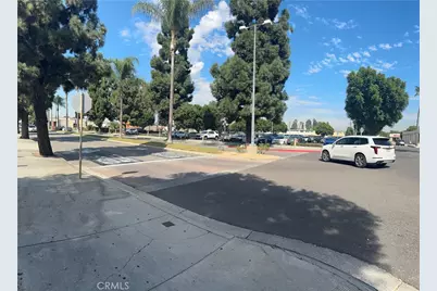 217 Stonewood Street #B13, Downey, CA 90241 - Photo 5