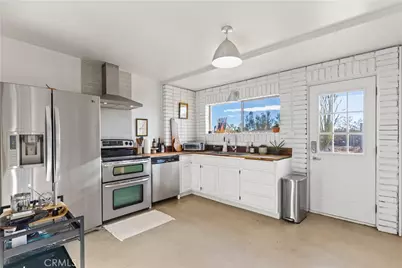 60611 Birdie Ln, Landers, CA 92285 - Photo 5