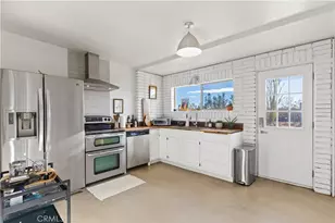 60611 Birdie Ln, Landers, CA 92285 - Photo 5