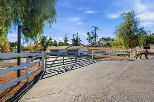 24765 Las Flores Dr, Canyon Lake, CA 92587 - Photo 5