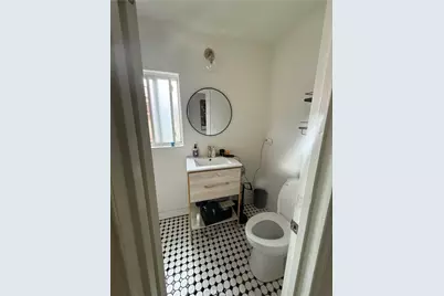 1555 McDonald Avenue, Wilmington, CA 90744 - Photo 17