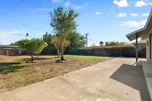 8981 Cypress, Fontana, CA 92335 - Photo 27