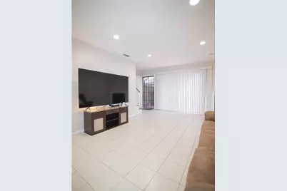 14527 Plummer #202, Panorama City, CA 91402 - Photo 9