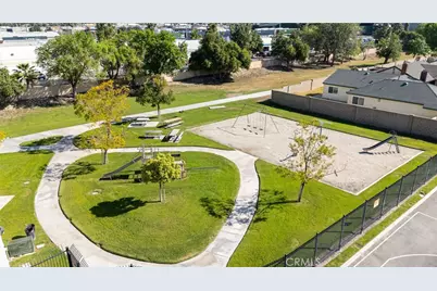 2074 Valleywood Street, Colton, CA 92324 - Photo 33