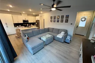 15959 Sparrow Ct, Fontana, CA 92336 - Photo 11