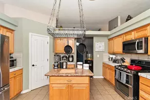 12730 Fir St, Oak Hills, CA 92344 - Photo 7