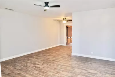 8654 Greenpoint Avenue, Riverside, CA 92503 - Photo 3