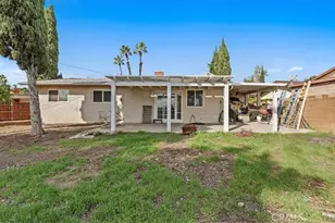 17547 Granada, Fontana, CA 92335 - Photo 23